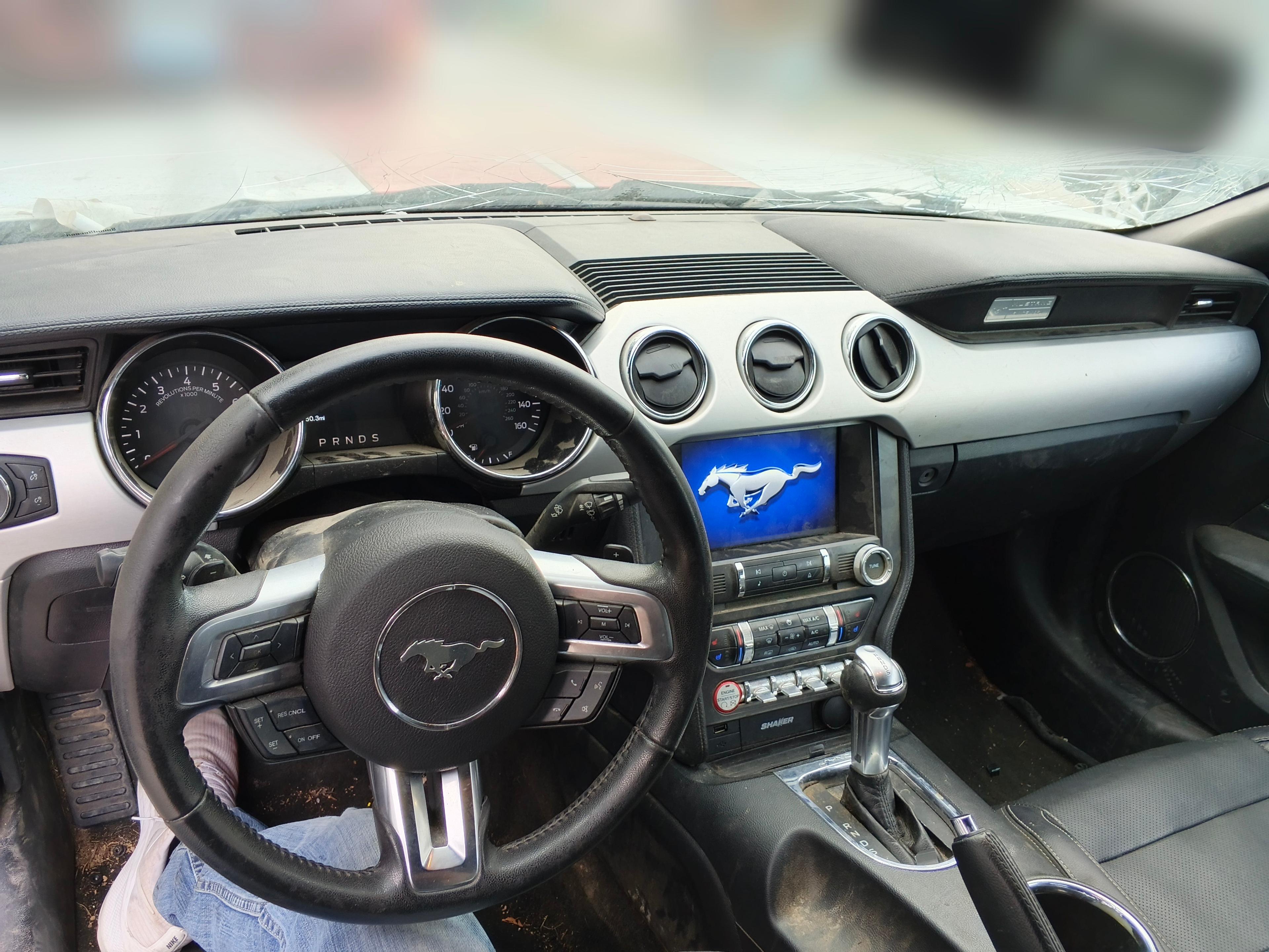 Trabajo de Tapicería automotriz RM