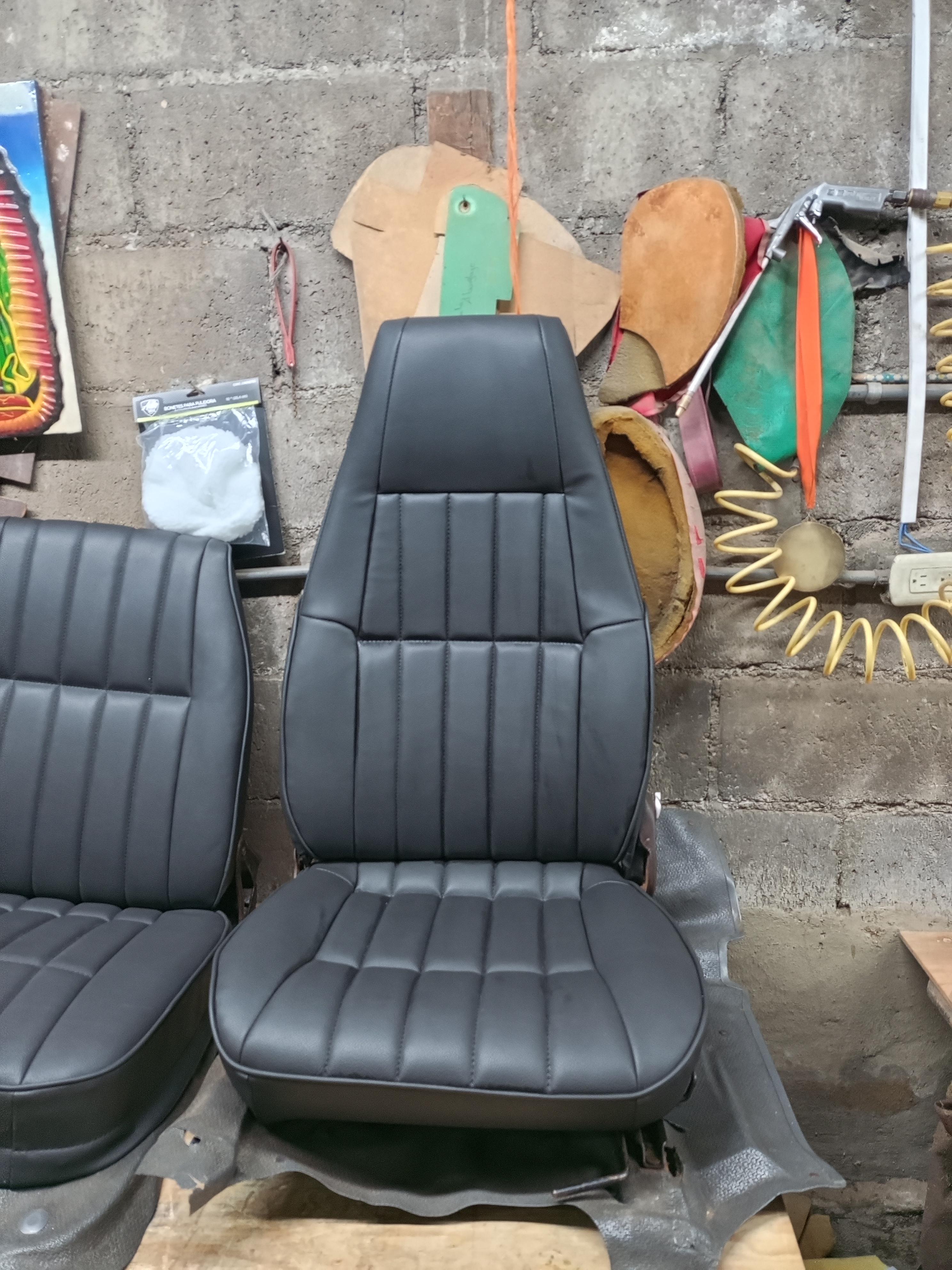 Trabajo de Tapicería de autos y muebles 2000